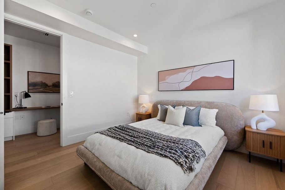 2 6318 Sophia Street Vancouver, BC - 25