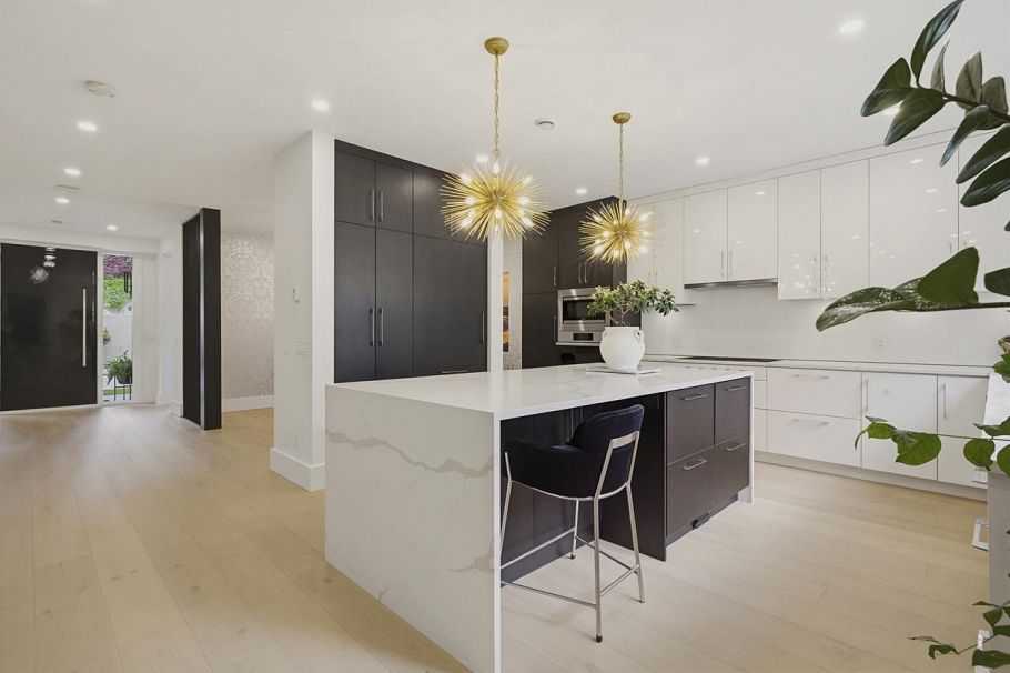 919 E 4th Street North Vancouver, BC - 13