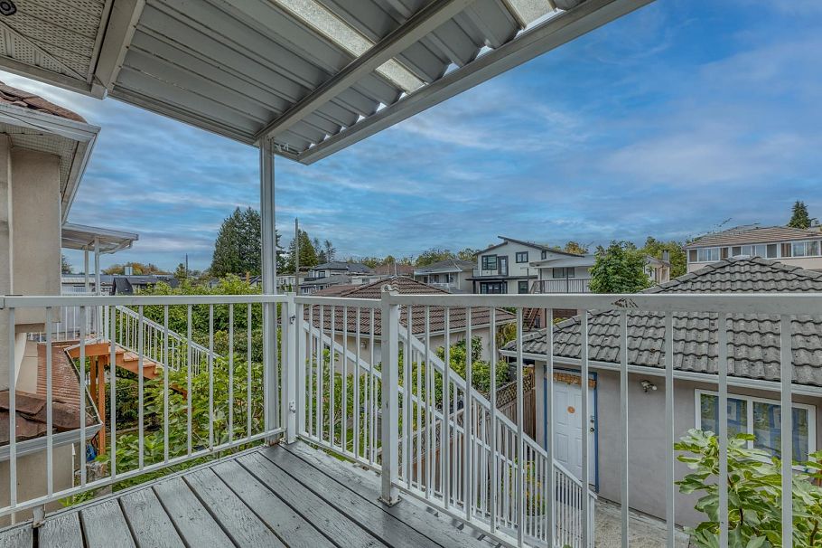 3028 E 26th Avenue Vancouver, BC - 24