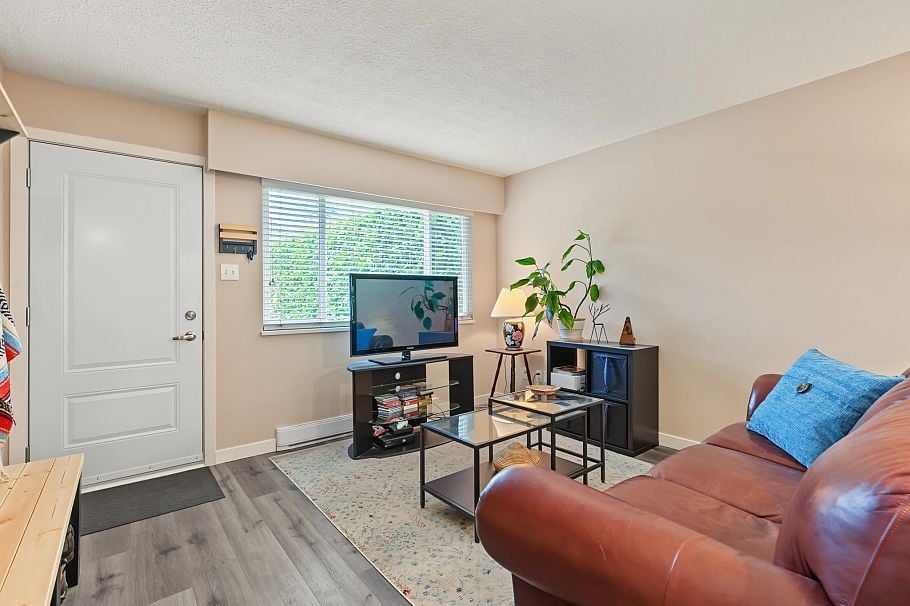 132-134 W 12th Avenue Vancouver, BC - 3