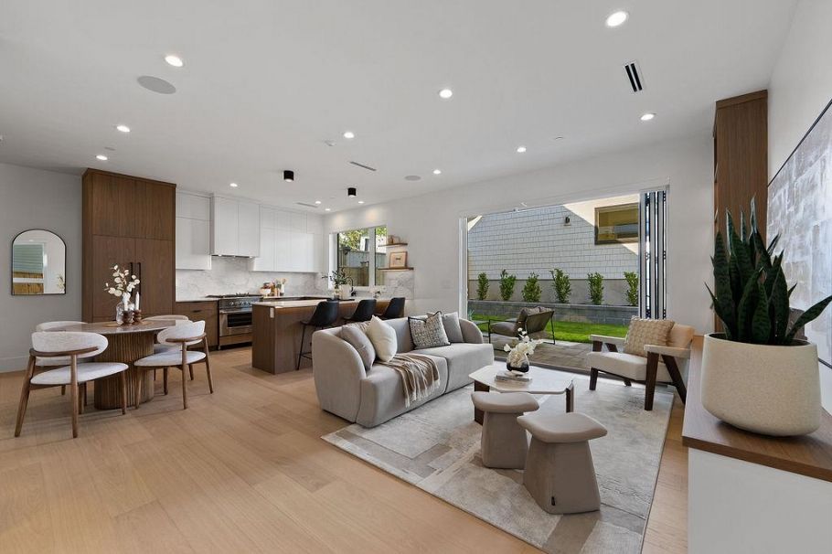 2 6318 Sophia Street Vancouver, BC - 4