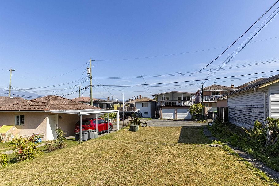 1060 Kelowna Street Vancouver, BC - 27