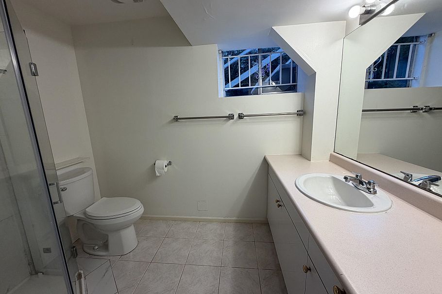 77 W 62nd Avenue Vancouver, BC - 14
