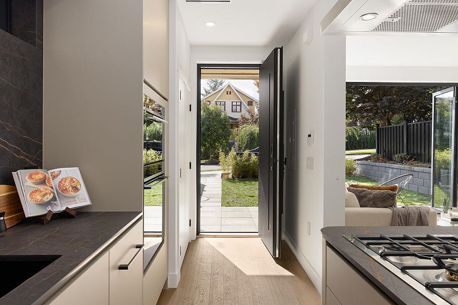 1 2145 Napier Street Vancouver, BC - 18
