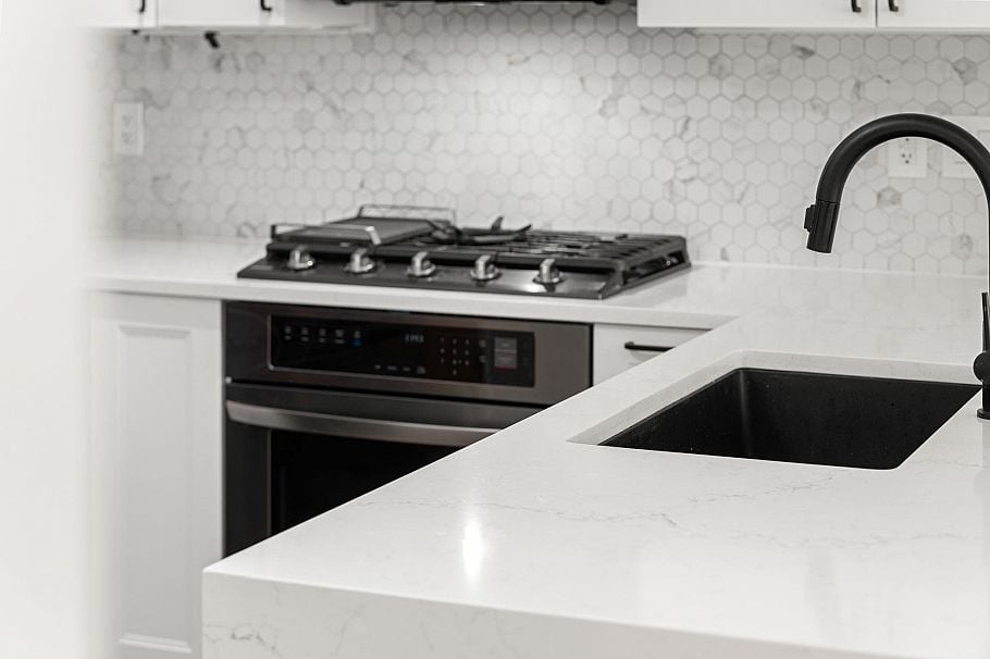 417 119 W 22nd Street North Vancouver, BC - 5