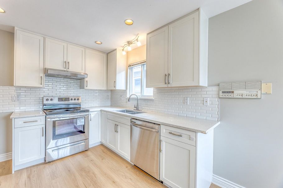 3028 E 26th Avenue Vancouver, BC - 8