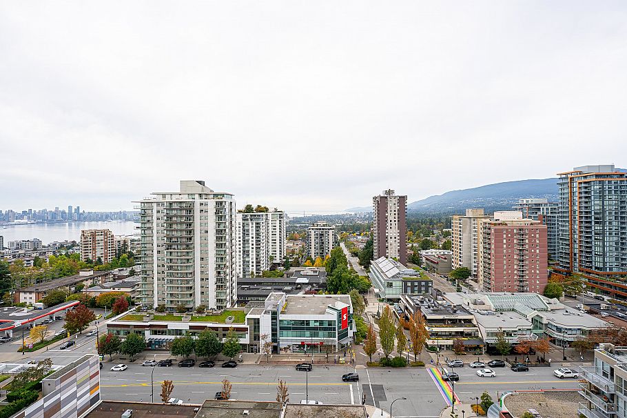 1607 125 E 14th Street North Vancouver, BC - 2