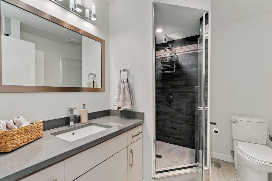 320 E 32nd Avenue Vancouver, BC - 30
