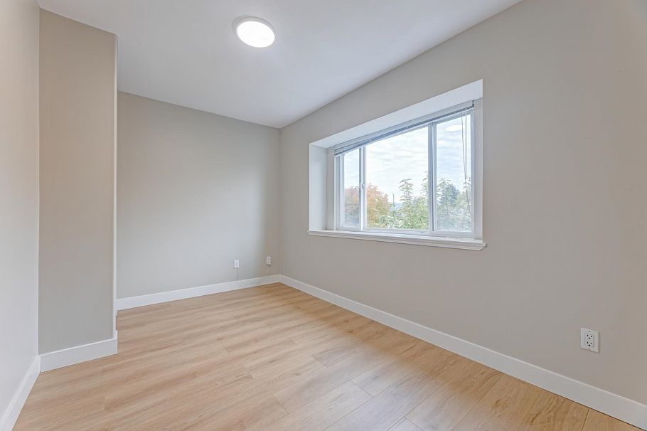 3028 E 26th Avenue Vancouver, BC - 18