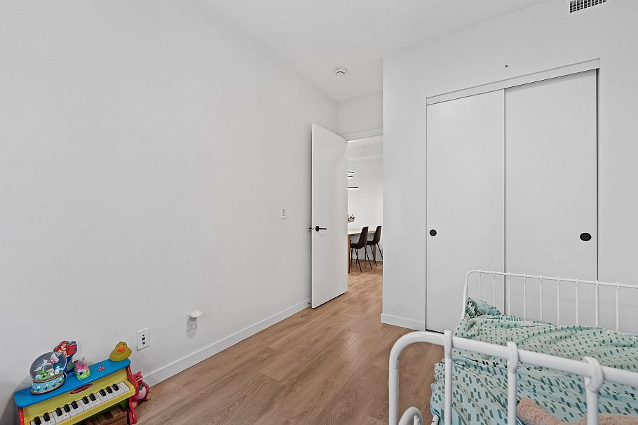 29 533 E 3rd Street North Vancouver, BC - 26