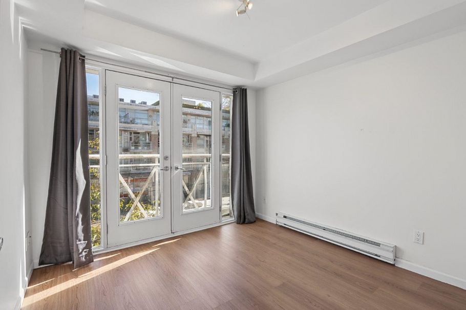 102 3349 Dunbar Street Vancouver, BC - 2
