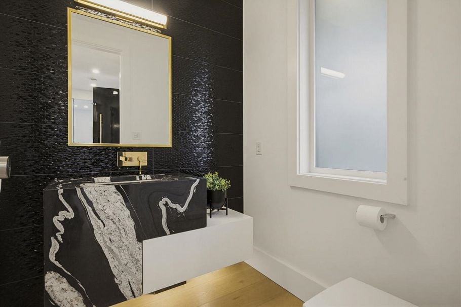 919 E 4th Street North Vancouver, BC - 19