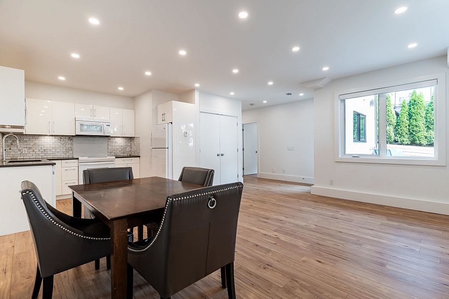 919 E 4th Street North Vancouver, BC - 36