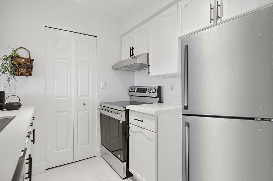 1204 1833 Frances Street Vancouver, BC - 11