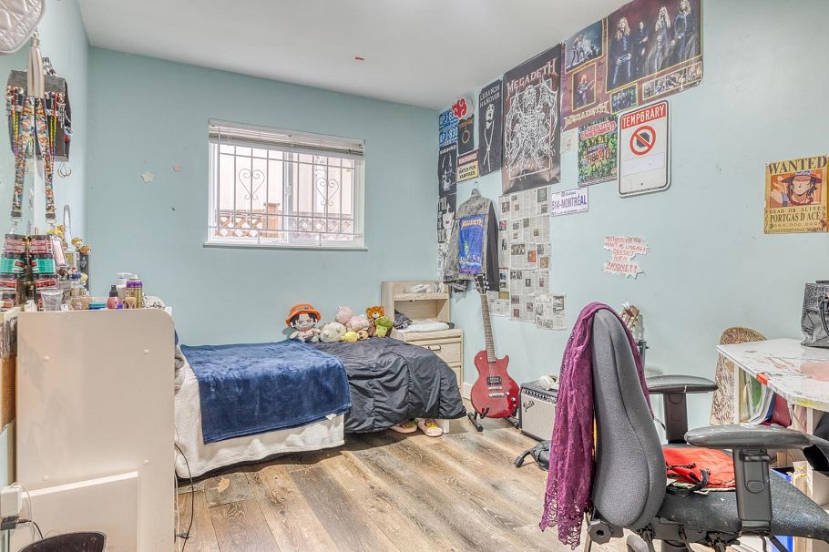 3028 E 26th Avenue Vancouver, BC - 29