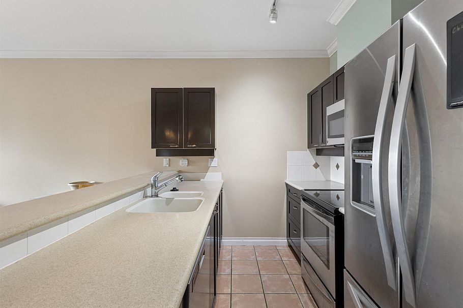 302 131 W 3rd Street North Vancouver, BC - 6