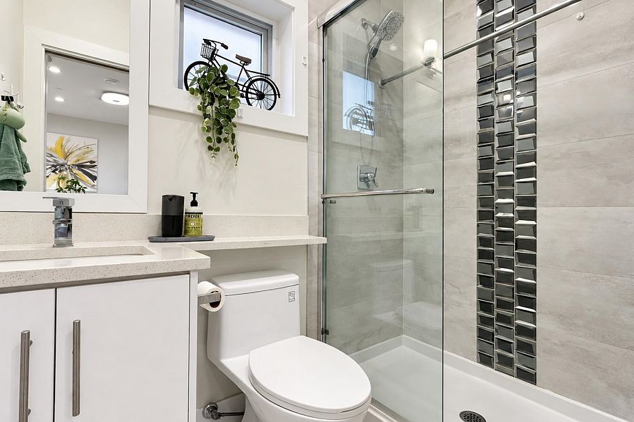 4985 Moss Street Vancouver, BC - 16