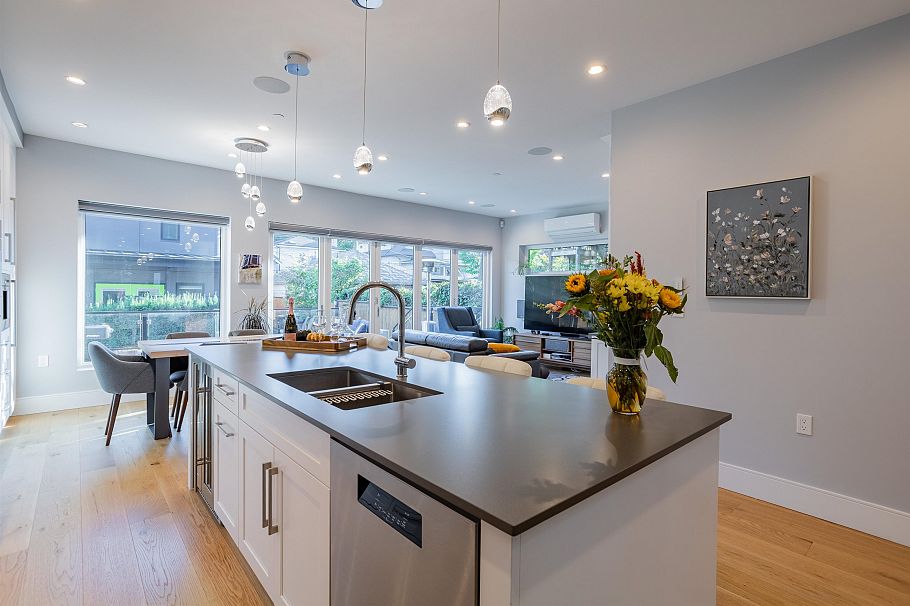 426 W 17th Avenue Vancouver, BC - 12