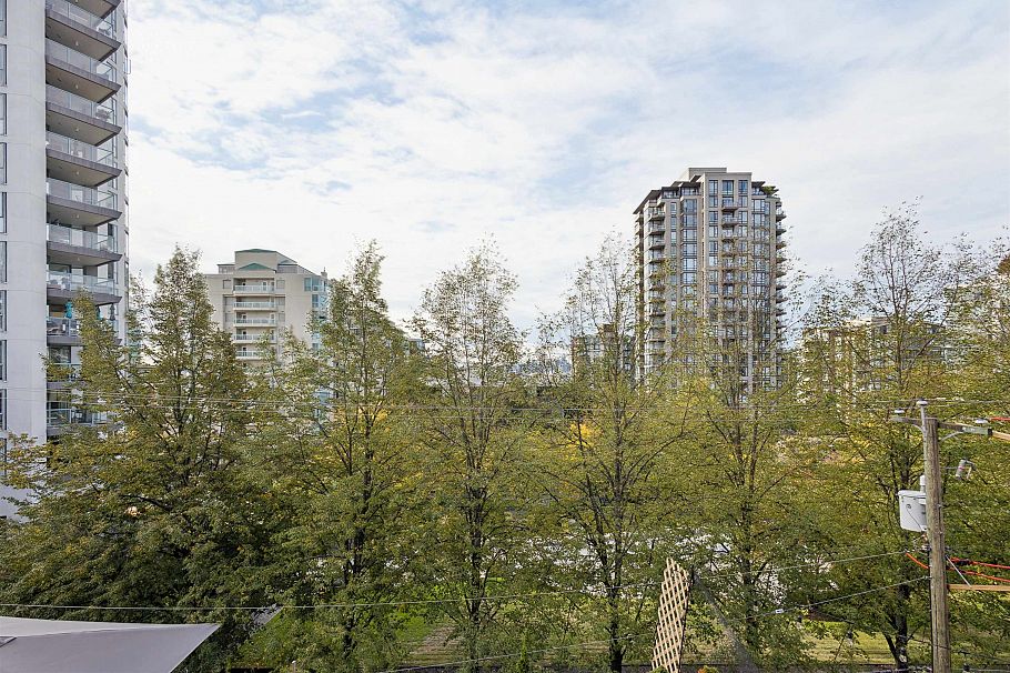 302 131 W 3rd Street North Vancouver, BC - 15