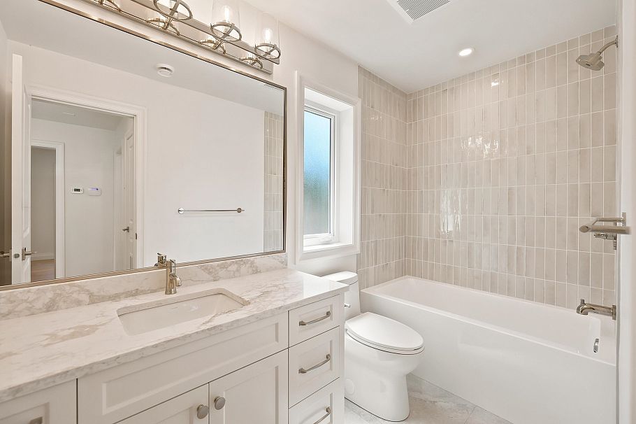 3490 Church Street North Vancouver, BC - 33