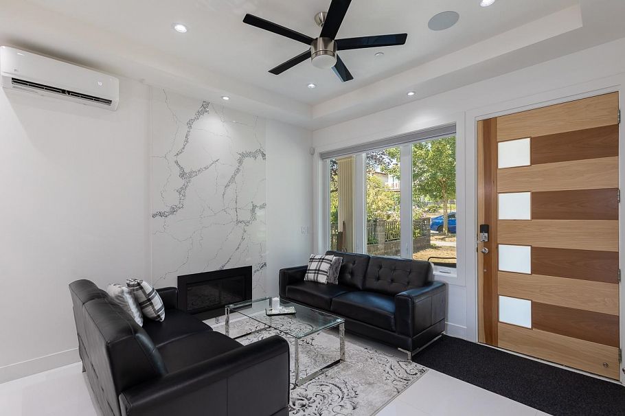 1342 E 60th Avenue Vancouver, BC - 4