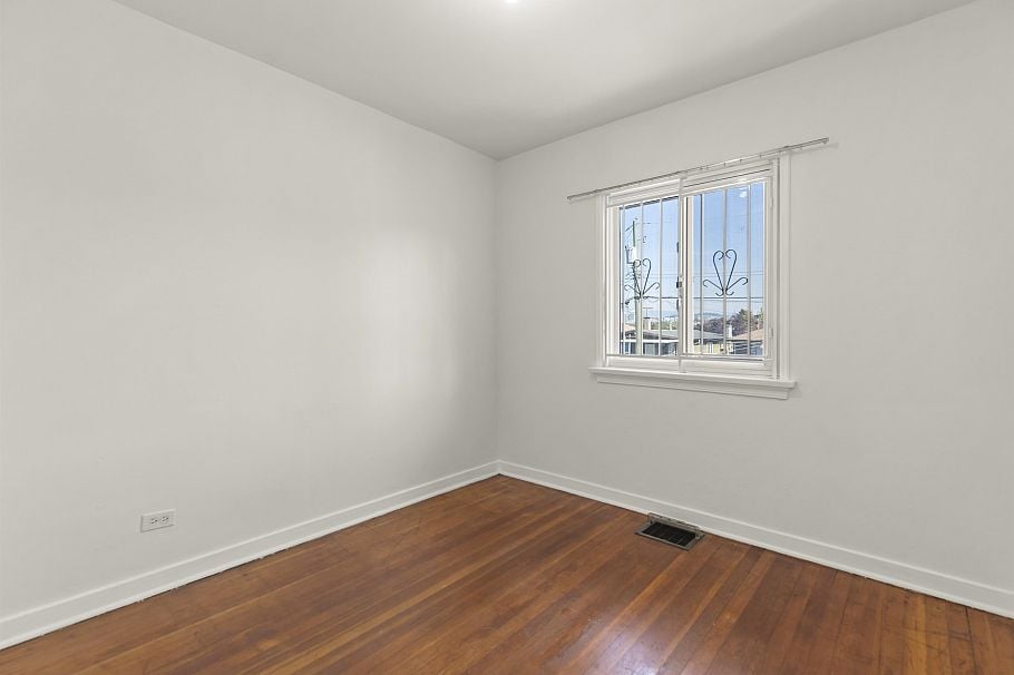 1060 Kelowna Street Vancouver, BC - 20