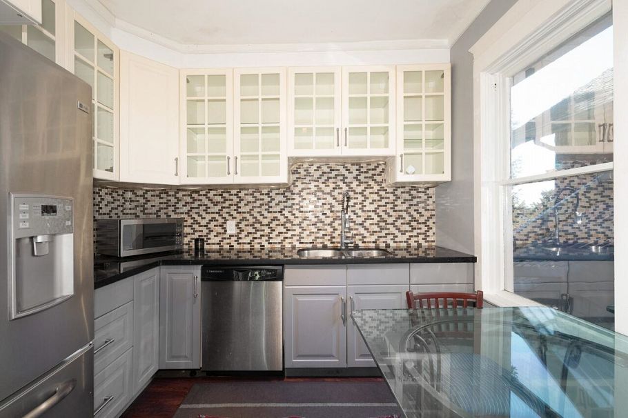 219 E 29th Street North Vancouver, BC - 7