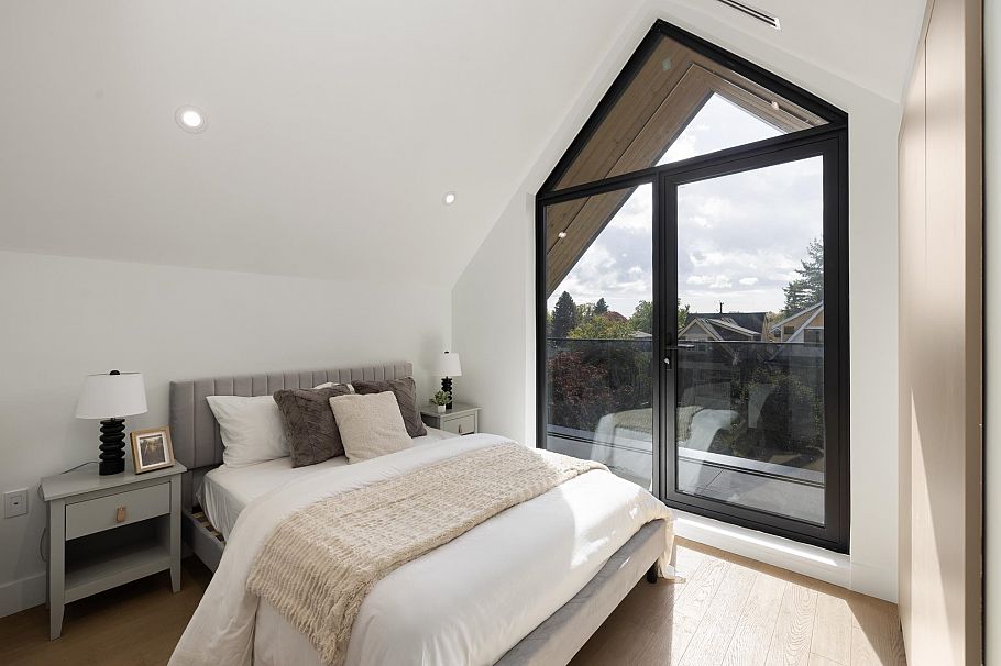 1 2145 Napier Street Vancouver, BC - 28