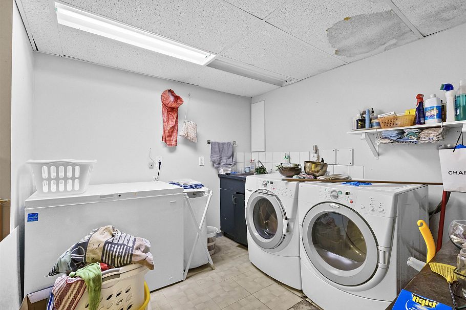 998 Fairway Drive North Vancouver, BC - 31