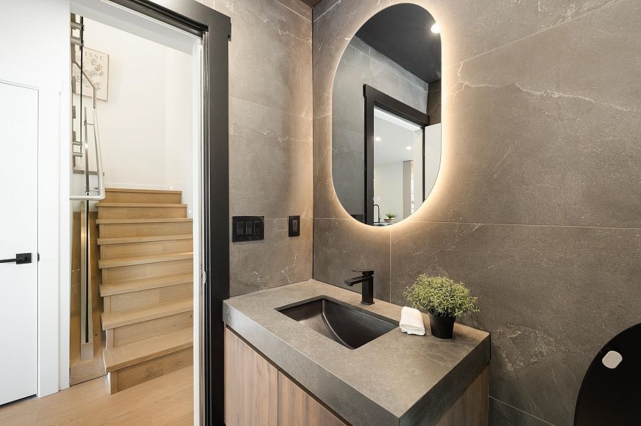 2 2145 Napier Street Vancouver, BC - 24