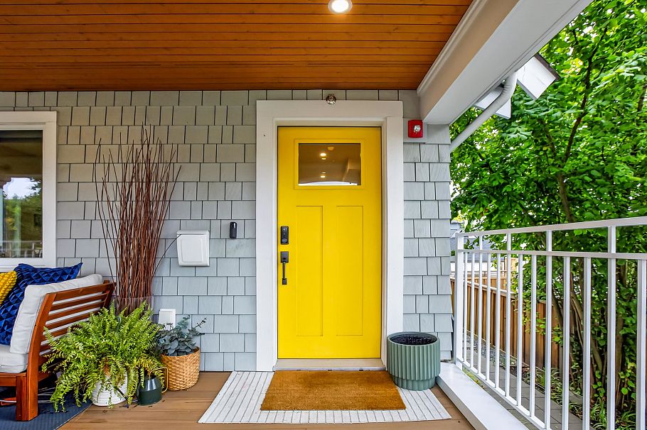 1444 E 30th Avenue Vancouver, BC - 2