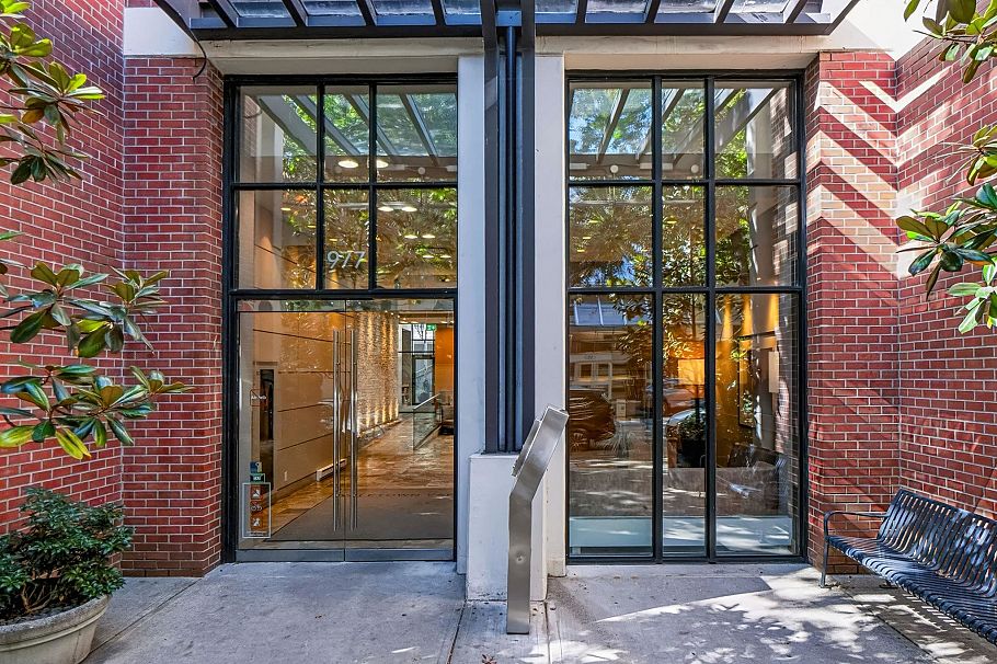 2105 977 Mainland Street Vancouver, BC - 21