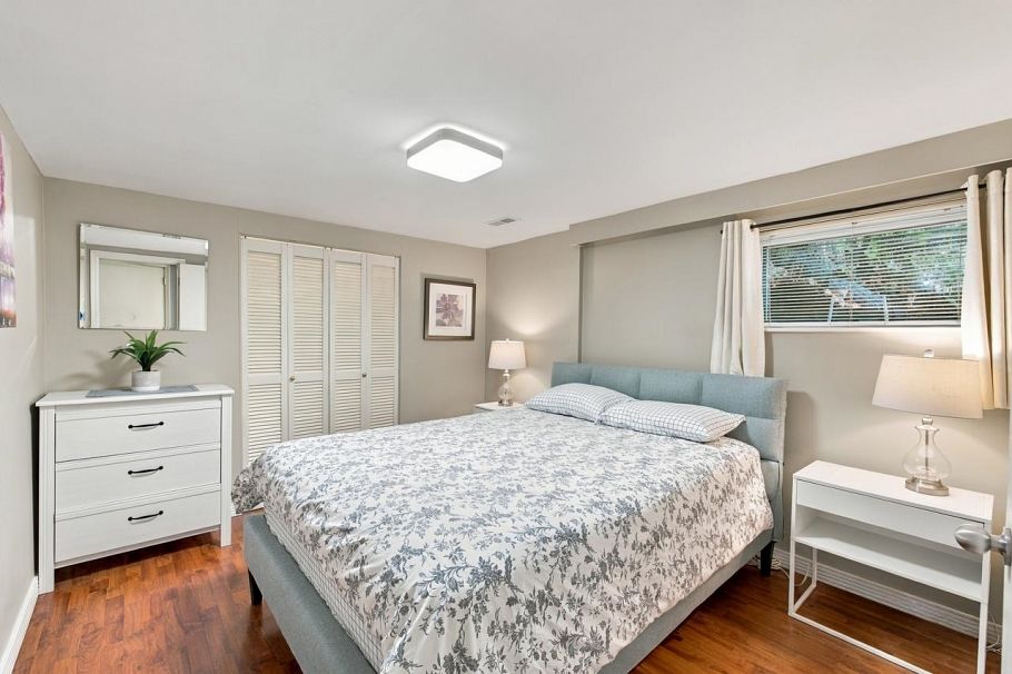 1103 Cloverley Street North Vancouver, BC - 22
