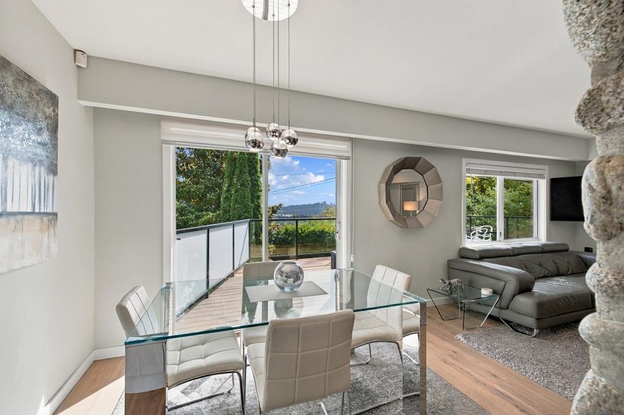 1103 Cloverley Street North Vancouver, BC - 12