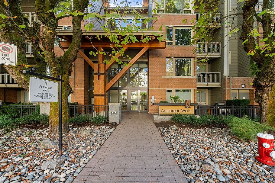 417 119 W 22nd Street North Vancouver, BC - 32