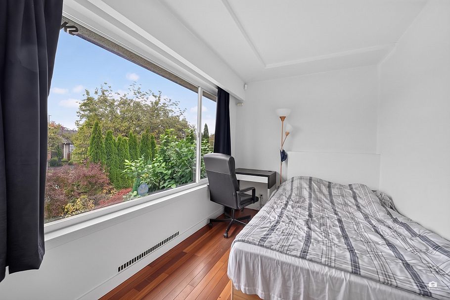 2528 E 24th Avenue Vancouver, BC - 4