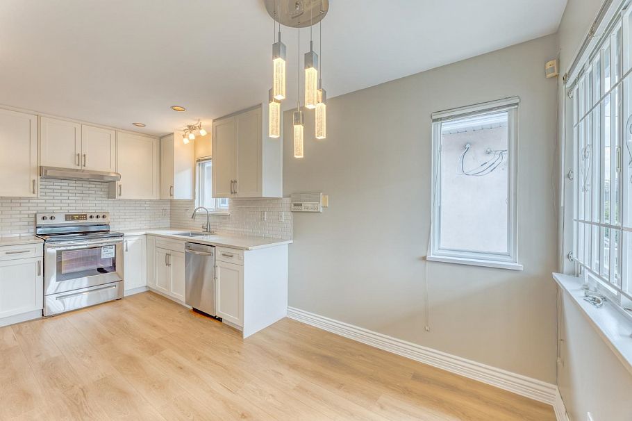 3028 E 26th Avenue Vancouver, BC - 9