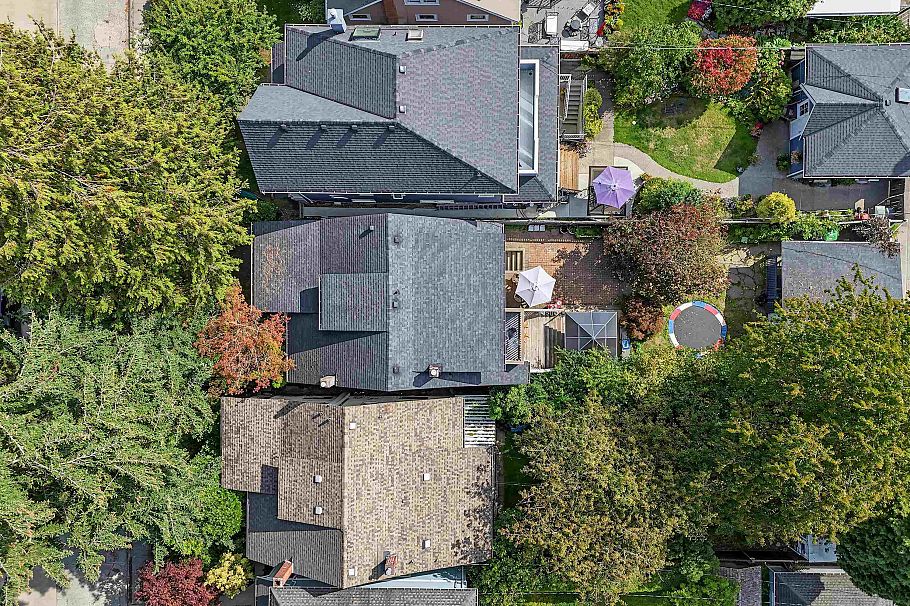 462 W 19th Avenue Vancouver, BC - 35