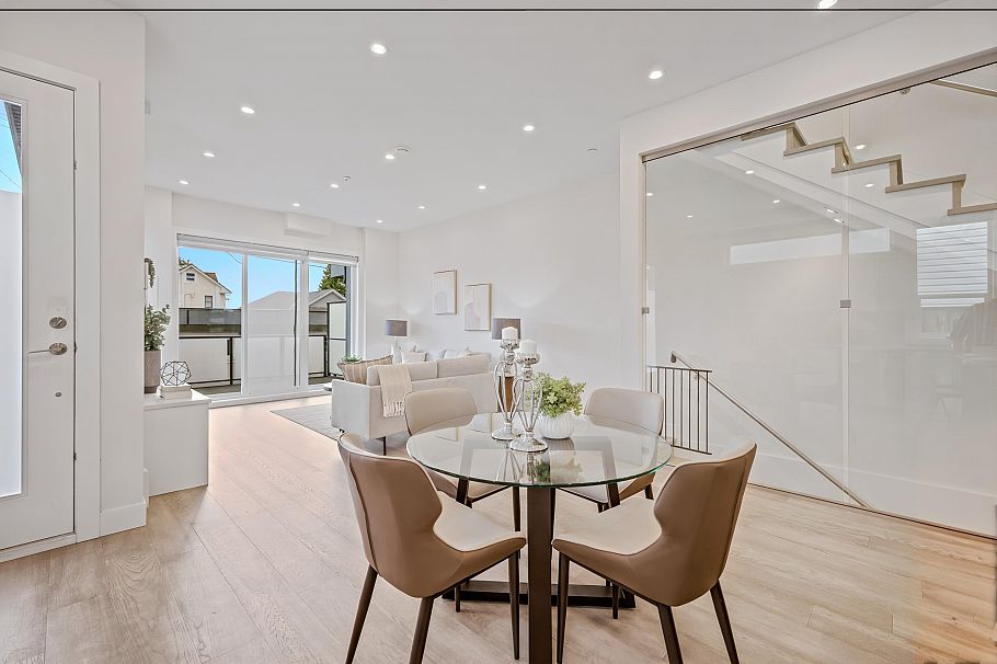 409 W Keith Road North Vancouver, BC - 8