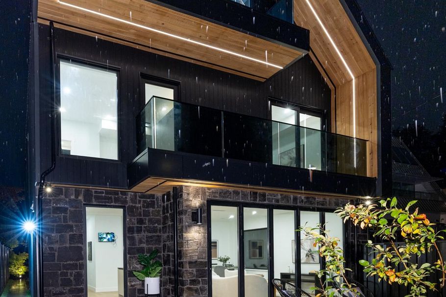 2 2145 Napier Street Vancouver, BC - 2