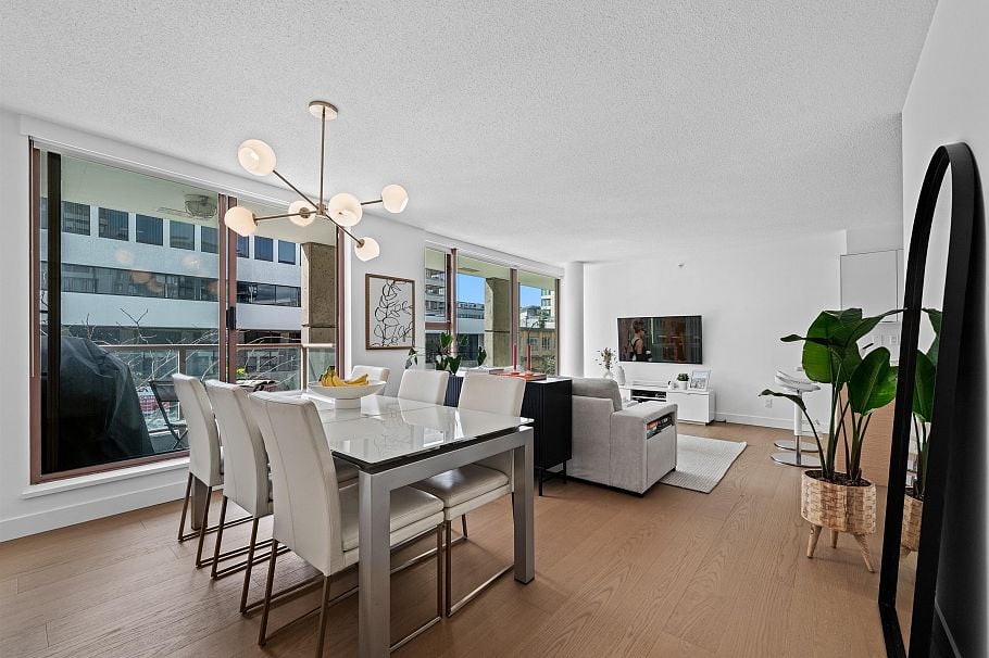 204 1633 W 8th Avenue Vancouver, BC - 18
