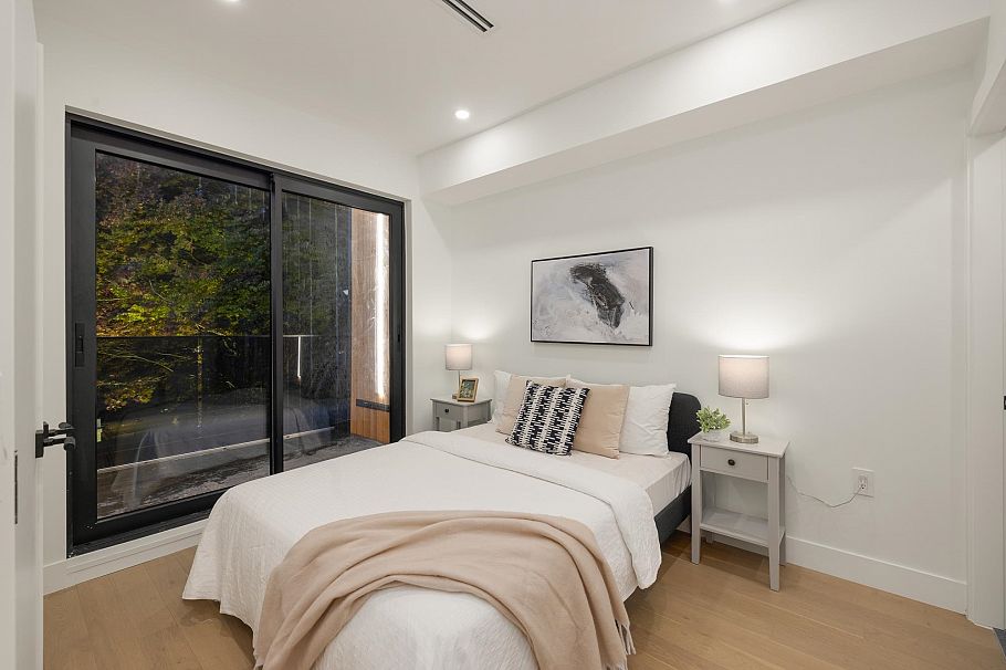 1 2145 Napier Street Vancouver, BC - 20