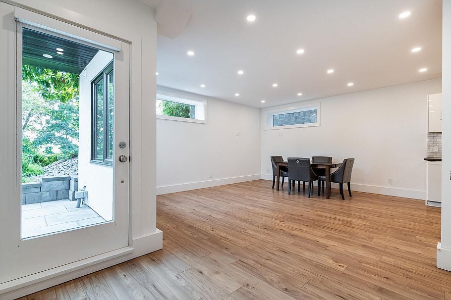 919 E 4th Street North Vancouver, BC - 37