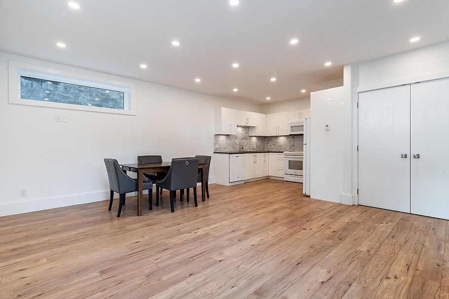 919 E 4th Street North Vancouver, BC - 29