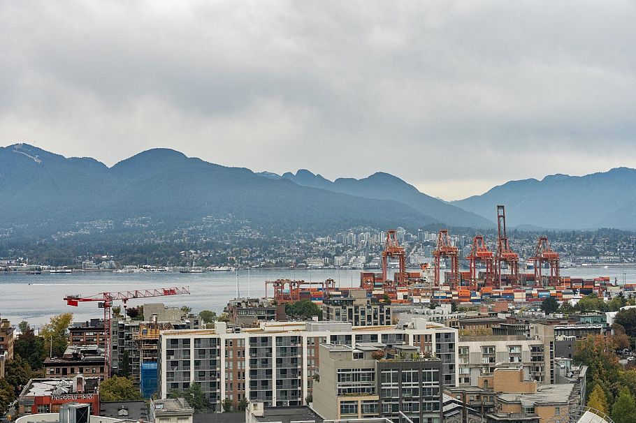 2301 689 Abbott Street Vancouver, BC - 2
