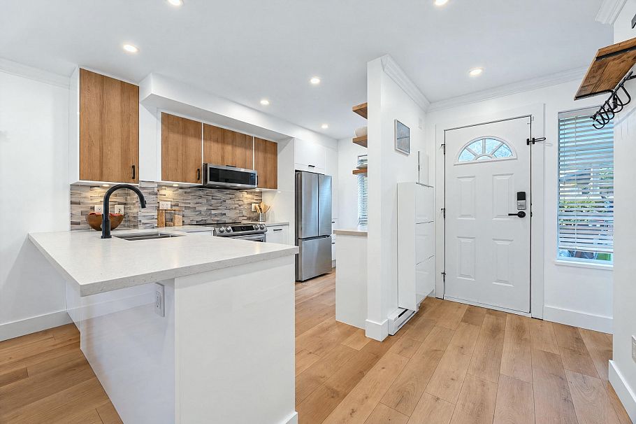 29 4311 Sophia Street Vancouver, BC - 3