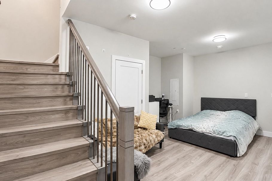 4985 Moss Street Vancouver, BC - 24