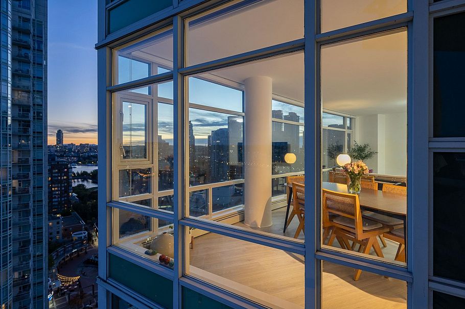 2607 198 Aquarius Mews Vancouver, BC - 11