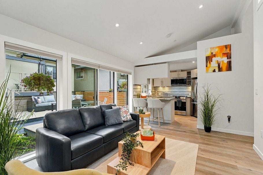 320 E 32nd Avenue Vancouver, BC - 26