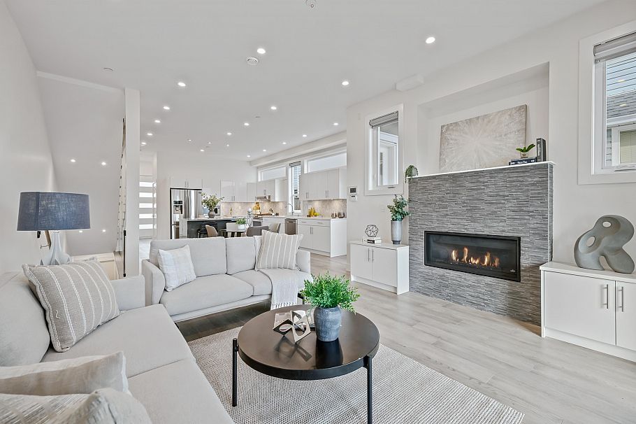 409 W Keith Road North Vancouver, BC - 1
